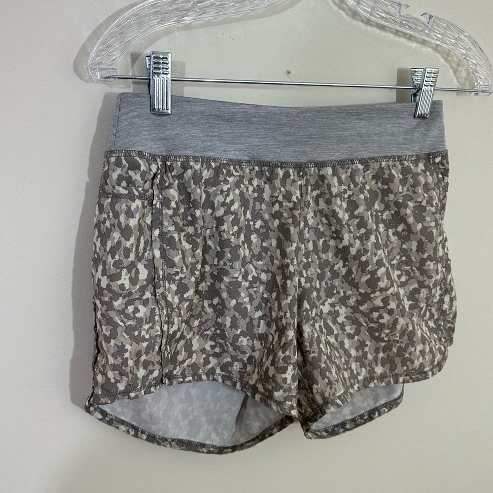 Old Navy sz XL jogger shorts lined muted gray print with pockets